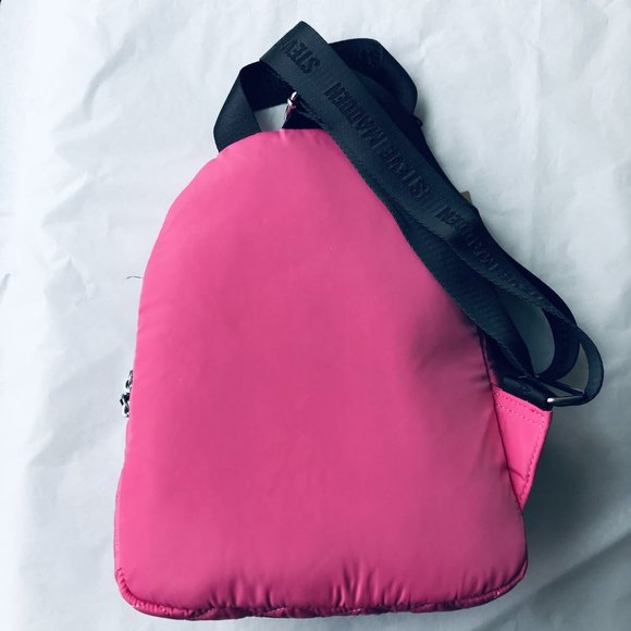 Steve Madden Bright Pink Nylon Quilted Crossbody Bag w 2 Outer Pockets 8.5x 11.5 - Picture 4 of 7